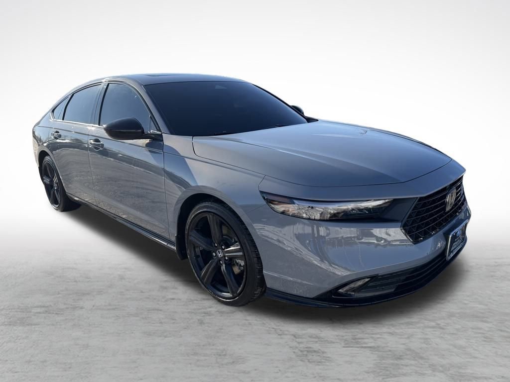 Used 2025 Honda Accord Sport image 4