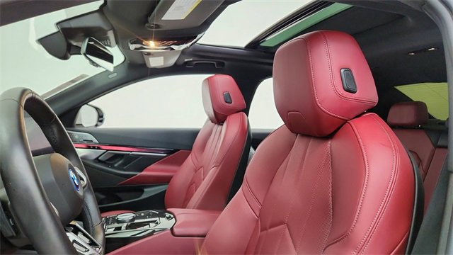 Used 2025 BMW i5 eDrive40i w/ M Sport Package image 32