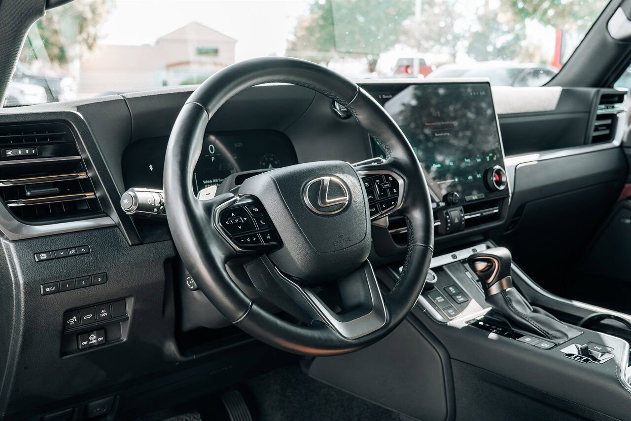 Used 2024 Lexus GX 550 w/ Cold Area Package AWD/4WD image 21