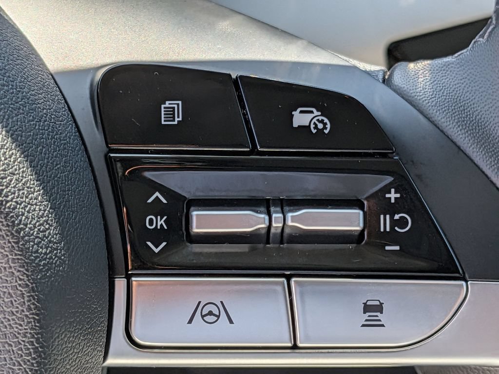Certified 2026 Hyundai Elantra Limited FWD image 20