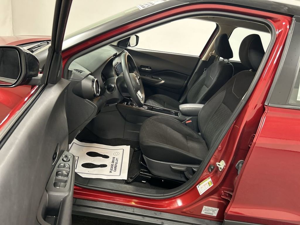 Used 2023 Nissan Kicks SV image 9