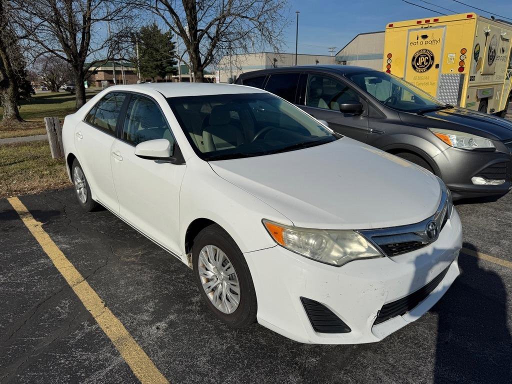 Used 2013 Toyota Camry LE image 3