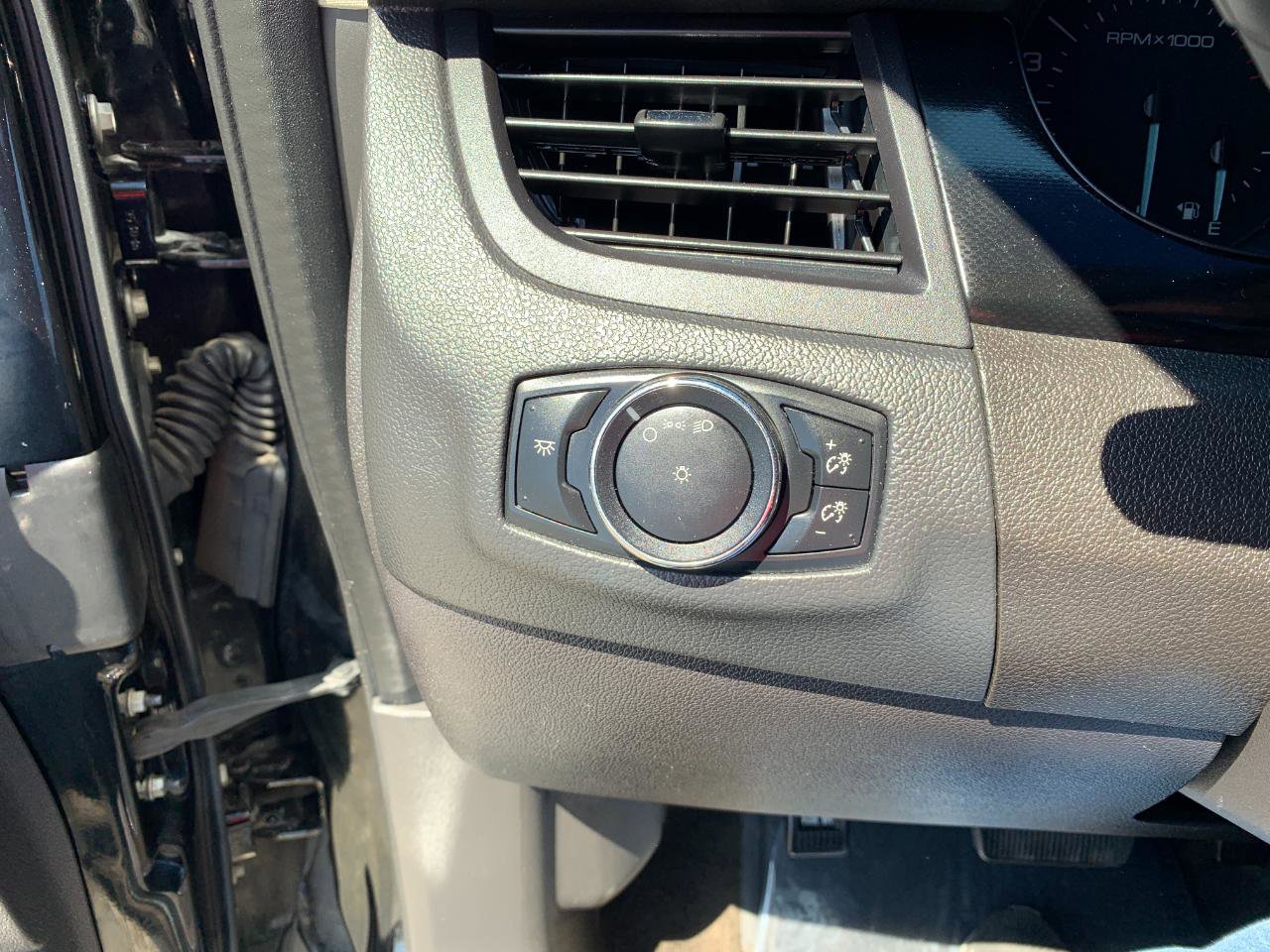 Used 2014 Ford Edge SE FWD image 12