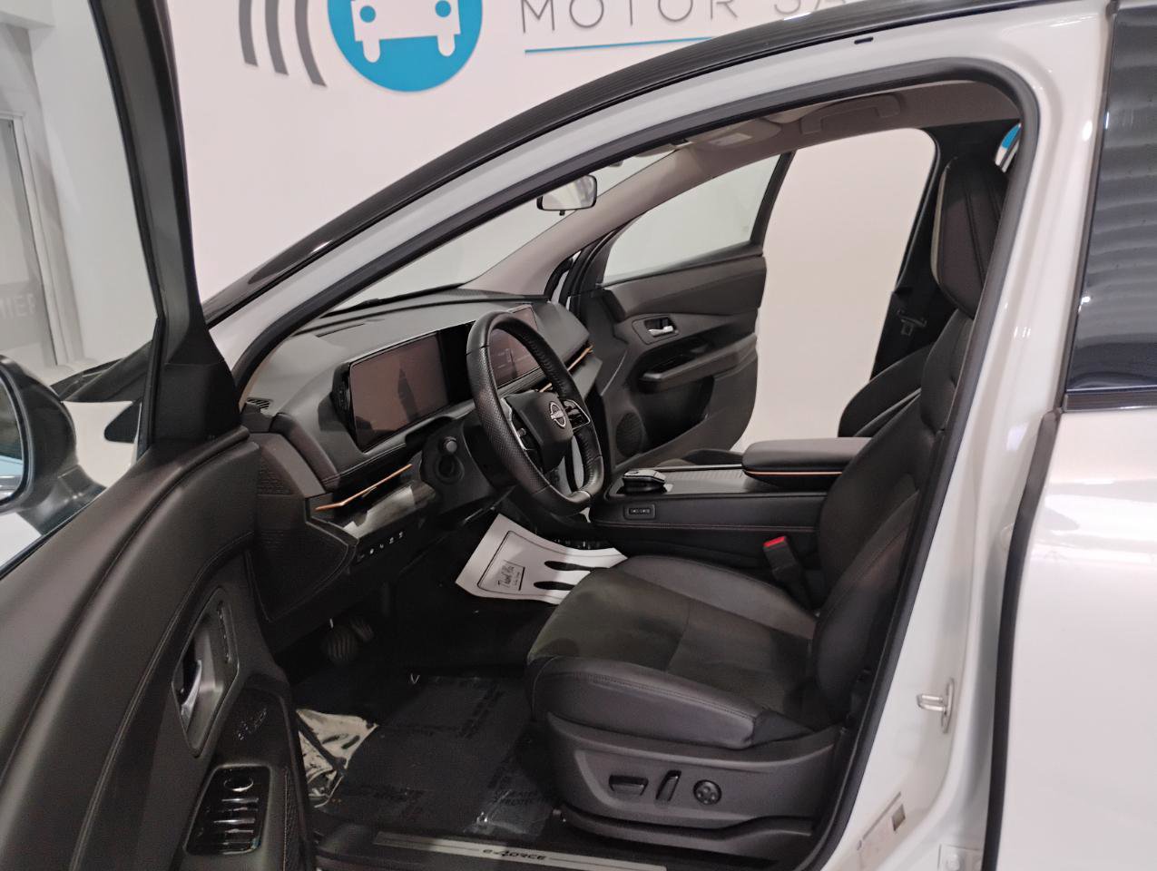 Used 2024 Nissan Ariya AWD image 8