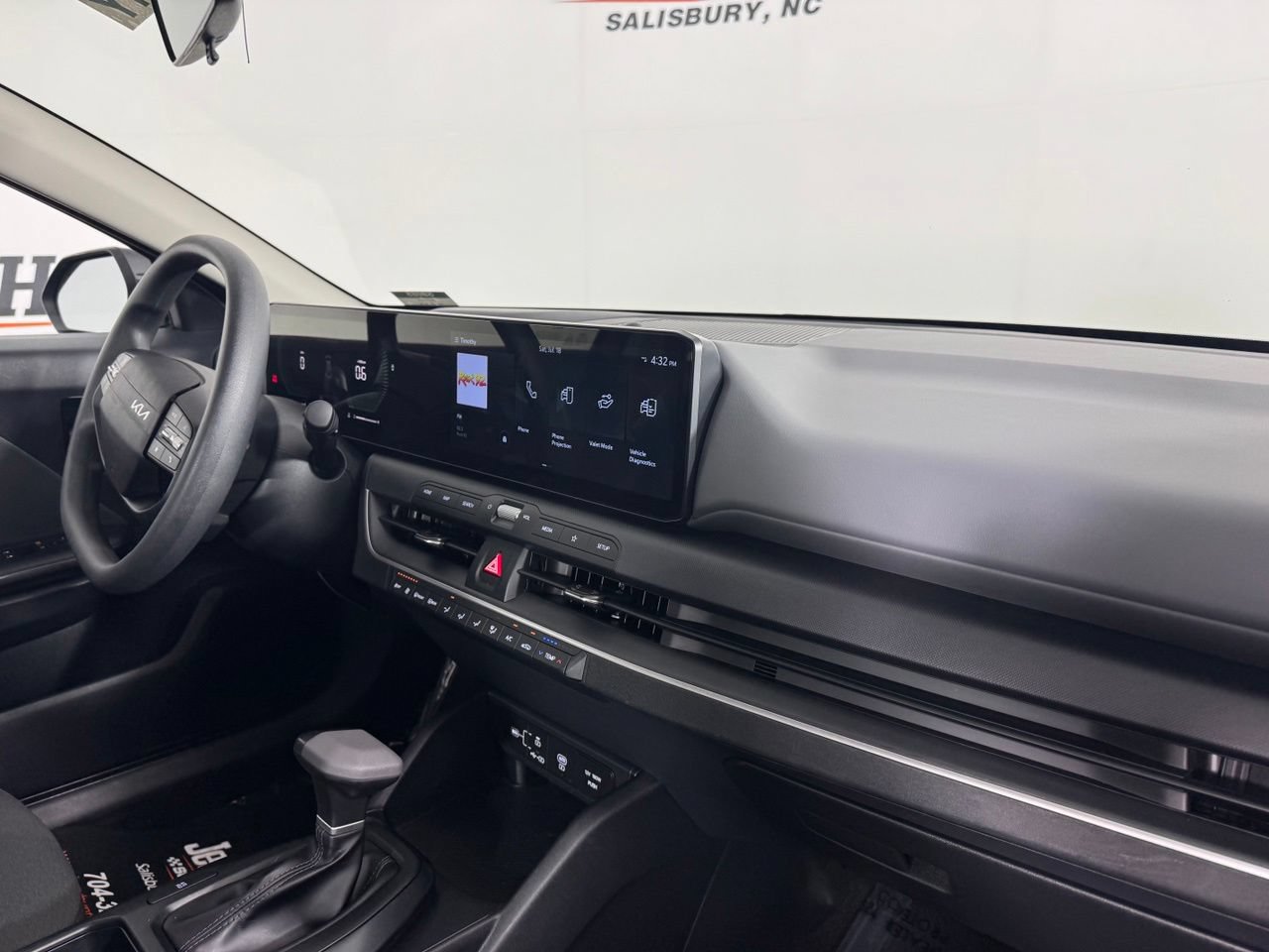 Used 2025 Kia K4 FWD image 29