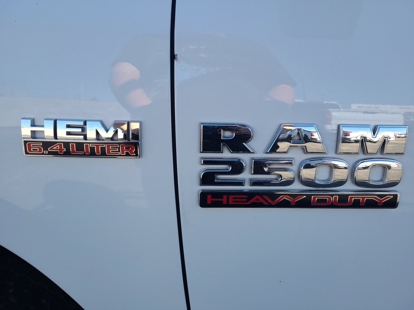 Used 2018 RAM 2500 Tradesman w/ Chrome Appearance Group image 25