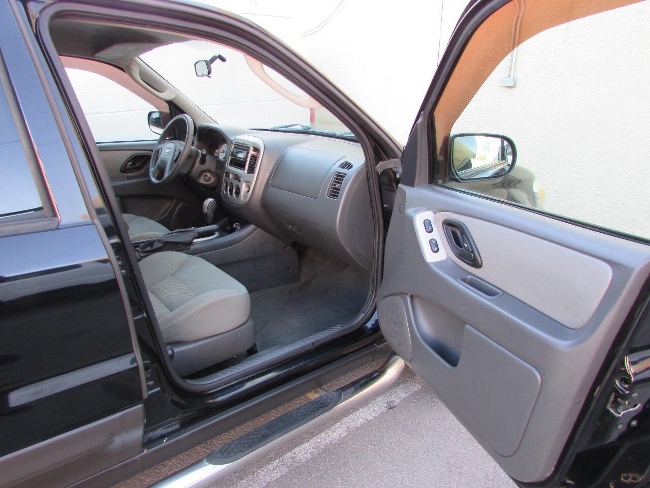 Used 2006 Ford Escape XLT image 12