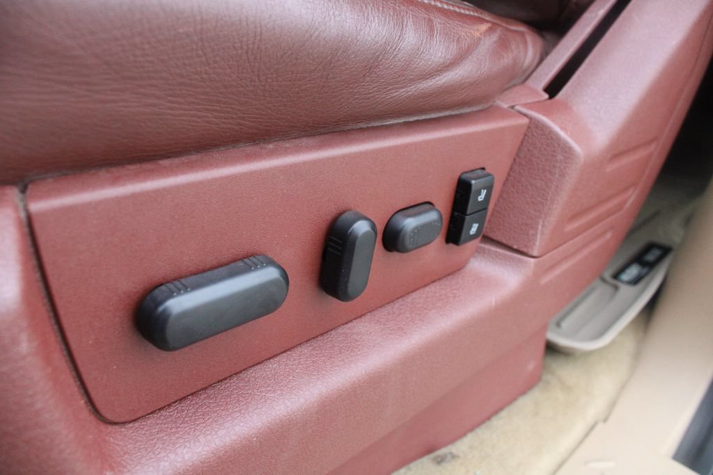 Used 2013 Ford F150 King Ranch w/ King Ranch Luxury Pkg AWD/4WD image 3
