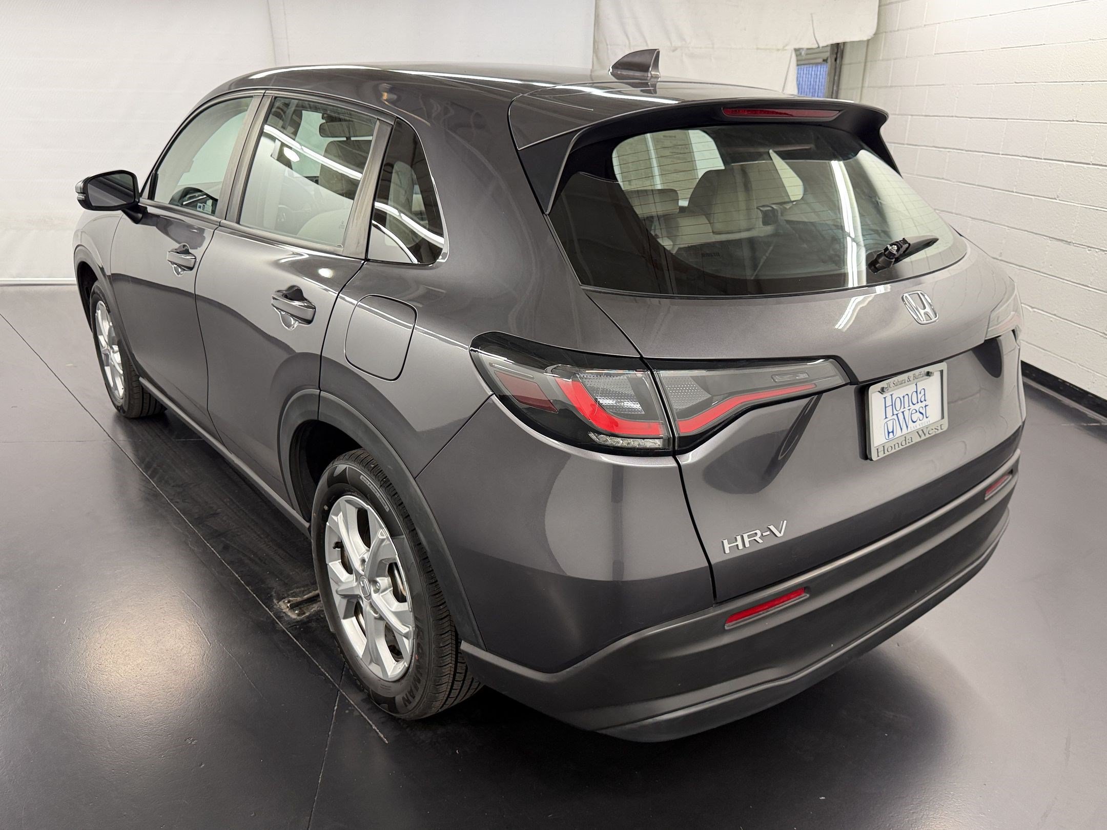Certified 2024 Honda HR-V LX image 3
