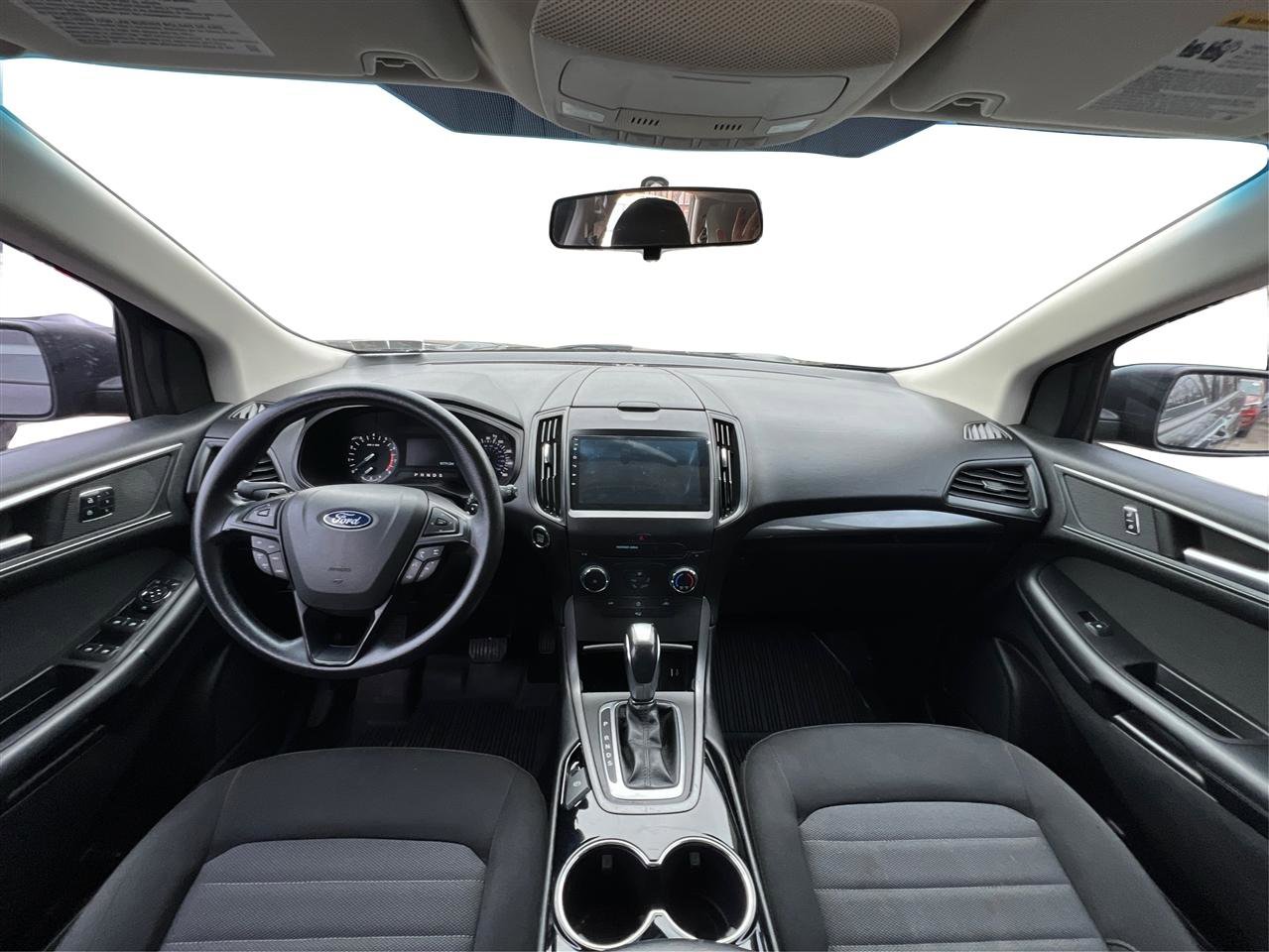 Used 2018 Ford Edge SE image 30