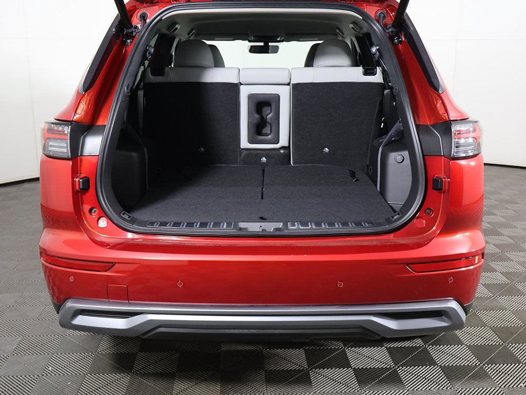 New 2025 Mitsubishi Outlander SE image 18