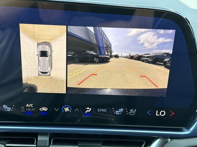 New 2025 Chevrolet Equinox EV LT w/ Convenience Package II image 9