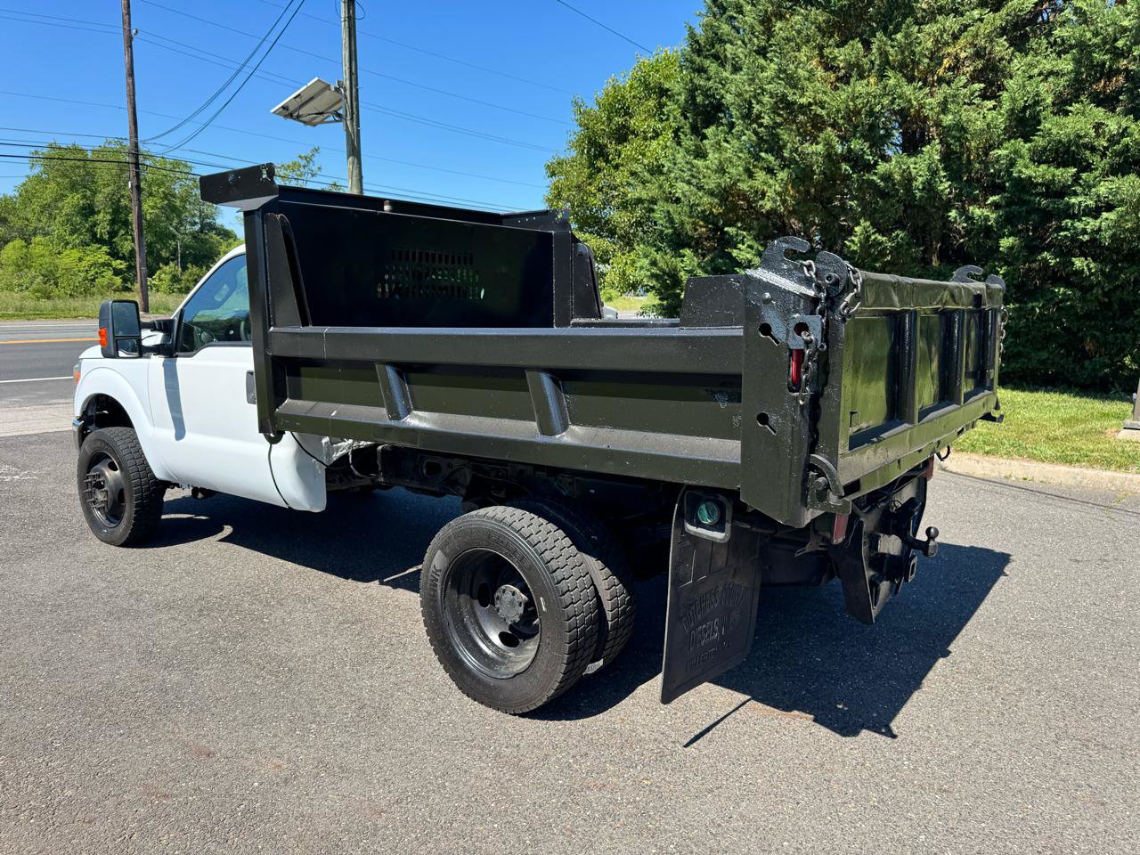 Used 2011 Ford F550 4x4 Regular Cab Super Duty w/ Payload Upgrade Pkg image 7