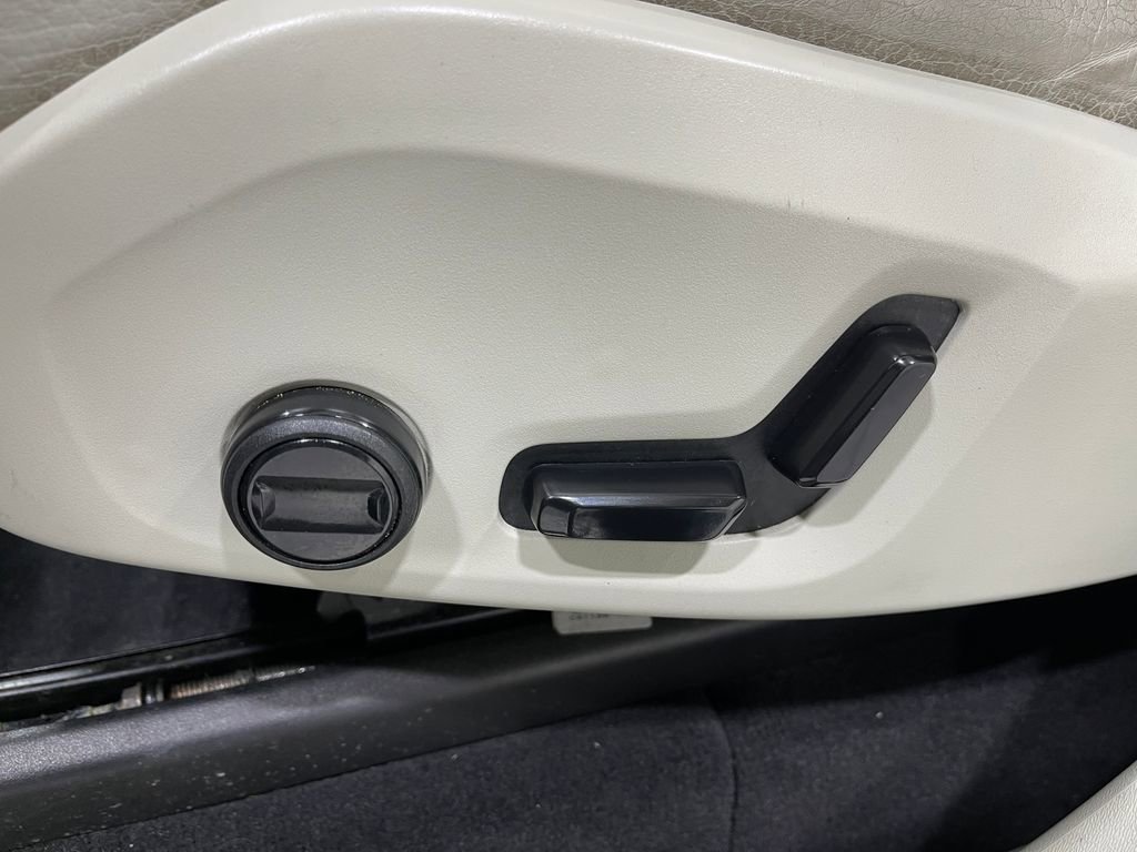 Used 2019 Volvo XC90 T6 Momentum image 18