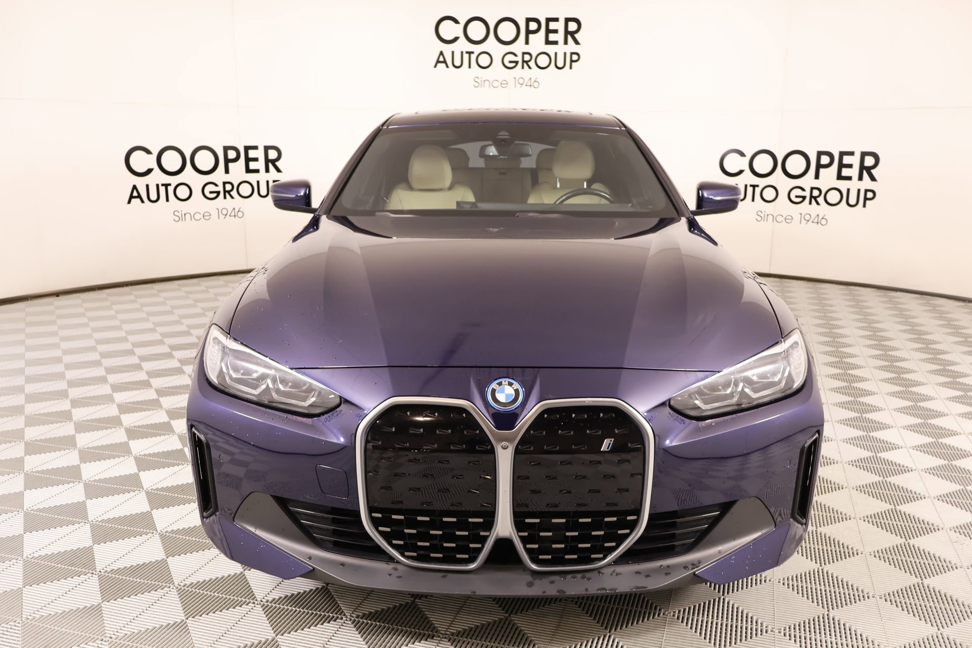 Used 2023 BMW i4 eDrive35 w/ Premium Package RWD image 10