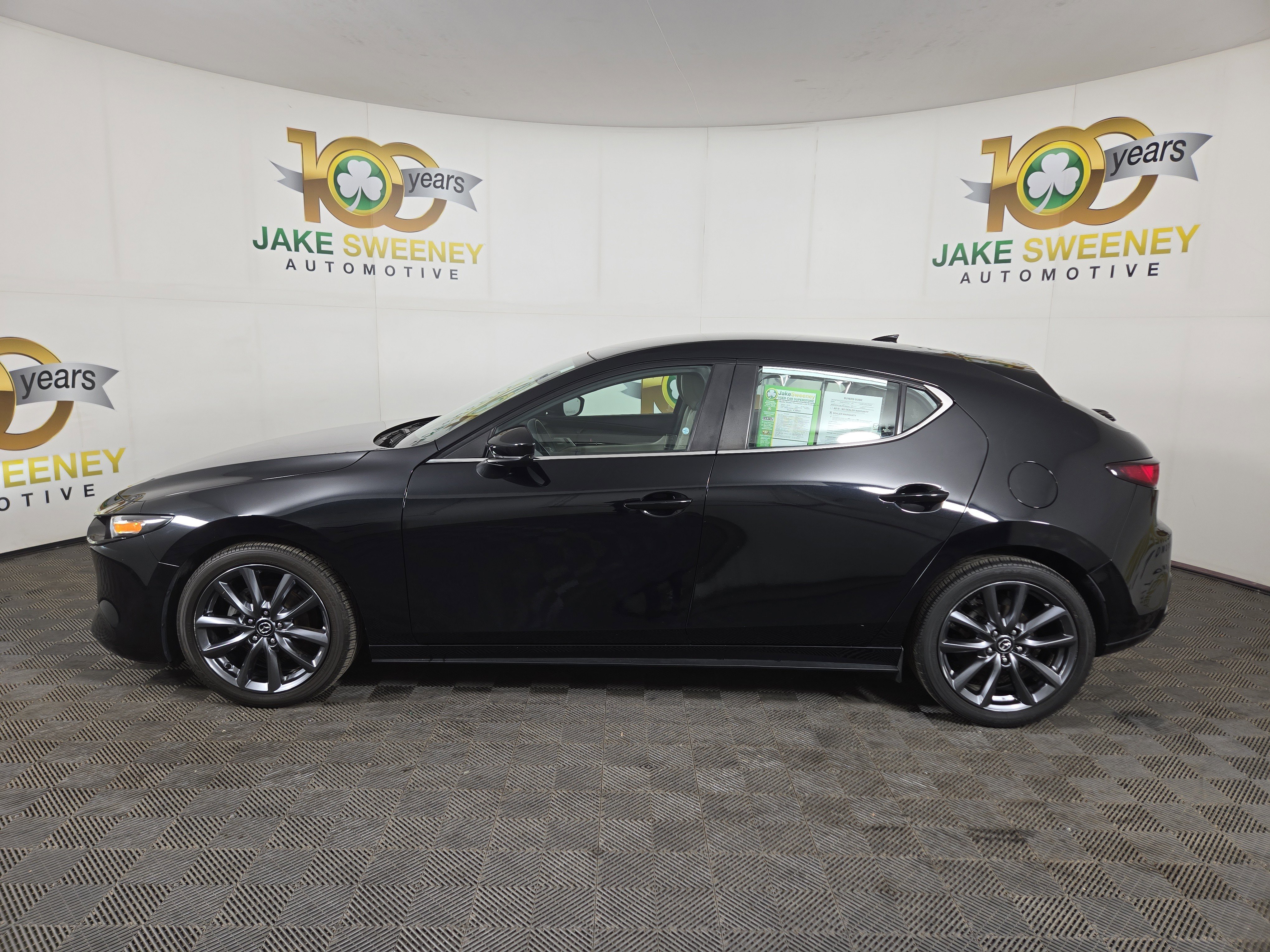 Used 2019 MAZDA MAZDA3 Hatchback w/ Preferred Package image 6