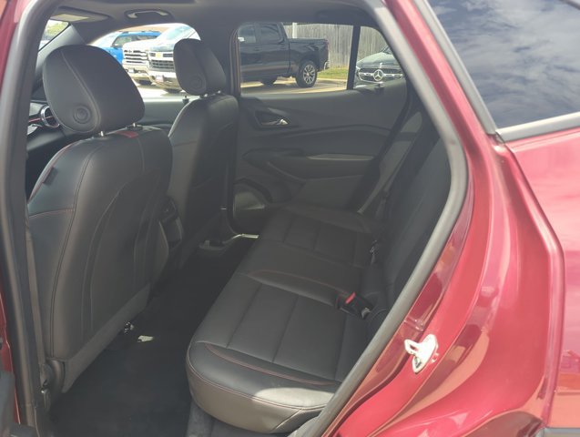 Used 2025 Chevrolet Trax RS w/ Sunroof Package FWD image 17