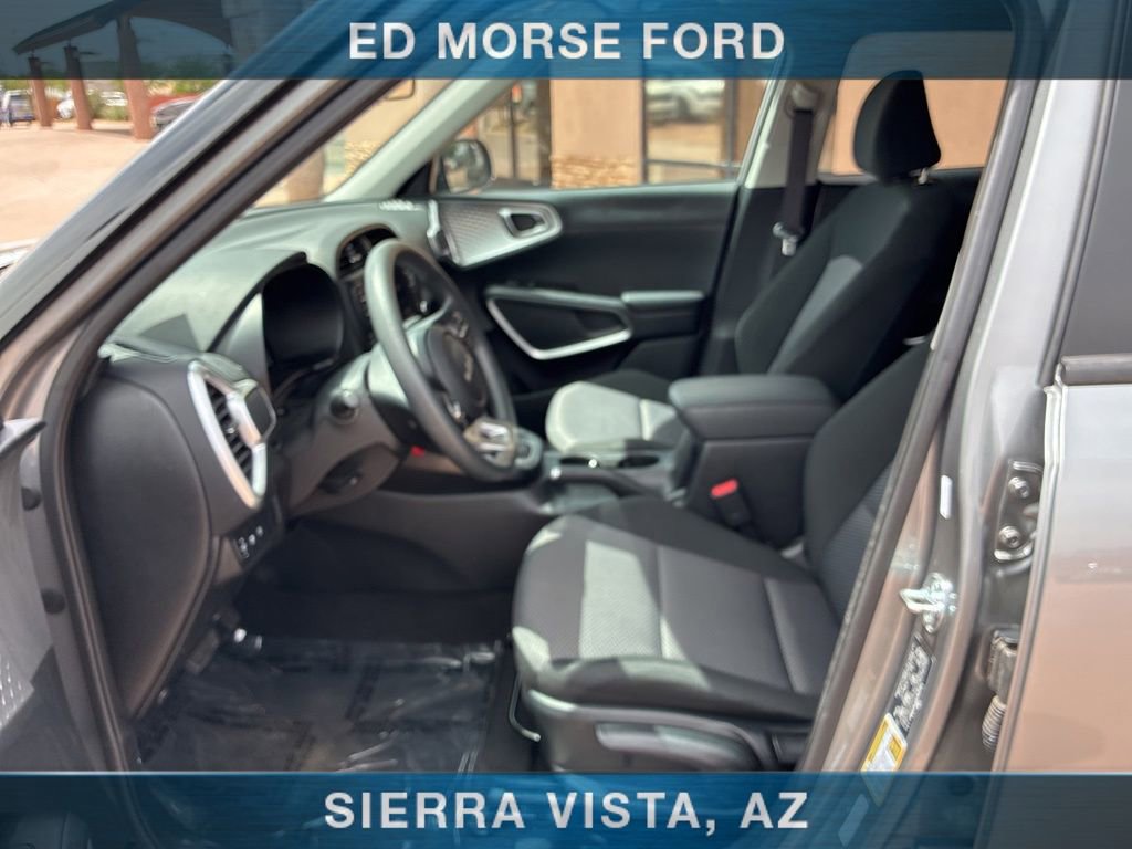 Used 2025 Kia Soul LX FWD image 21
