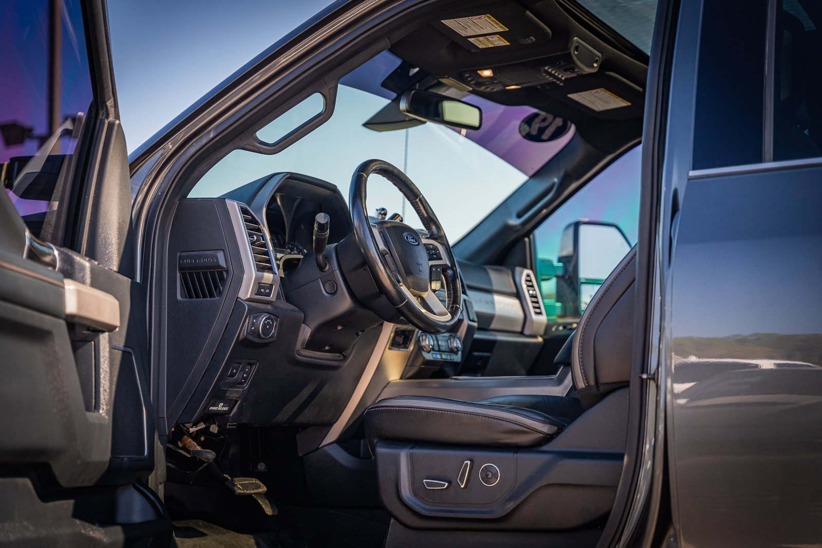 Certified 2019 Ford F450 Platinum w/ Platinum Ultimate Package image 21
