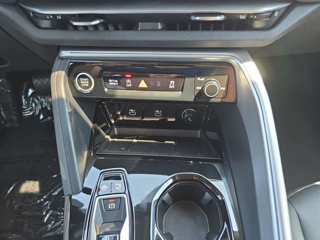 Used 2025 Audi Q5 Premium w/ Convenience Package AWD/4WD image 27