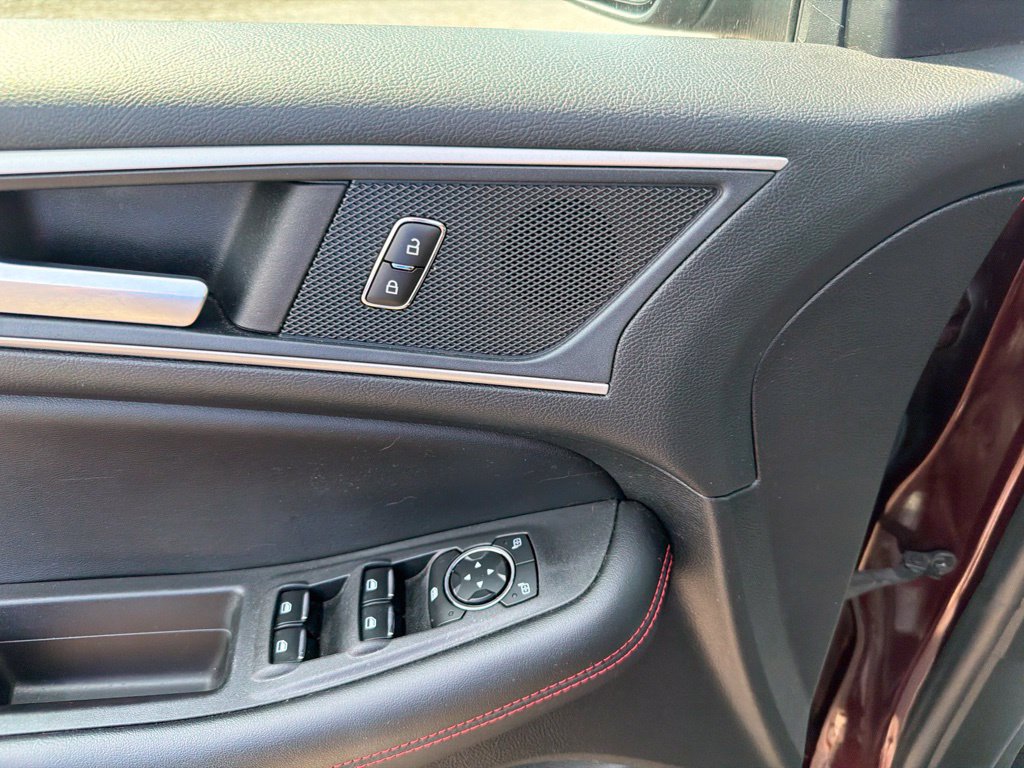 Used 2023 Ford Edge ST-Line AWD/4WD image 16