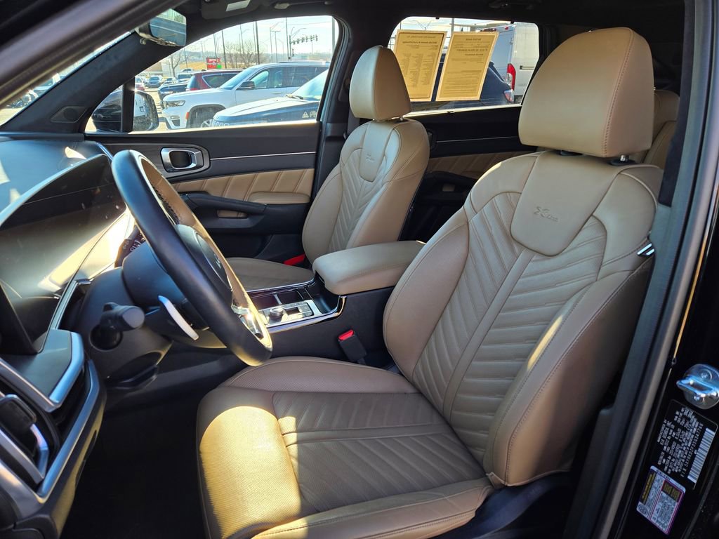 Used 2025 Kia Sorento SX Prestige w/ Olive Brown Leather Package image 16
