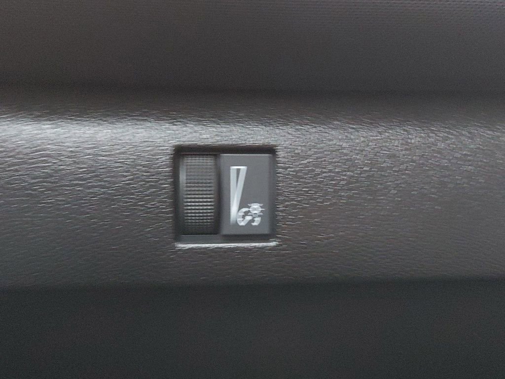 Used 2023 Chevrolet Colorado Z71 w/ Z71 Convenience Package 2 image 38