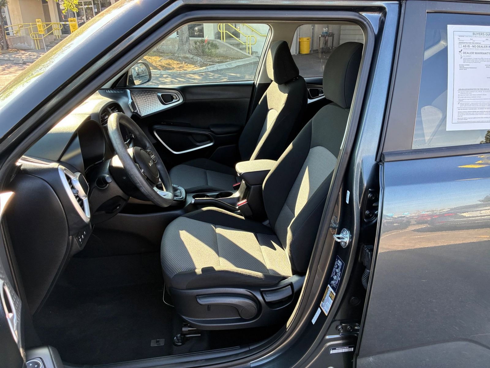 Used 2025 Kia Soul LX w/ LX Technology Package image 24