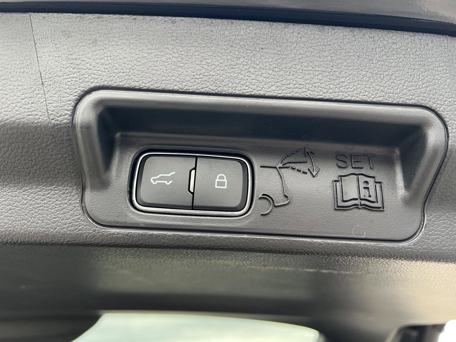 Used 2025 Ford Explorer ST-Line w/ ST-Line Street Pack AWD/4WD image 55