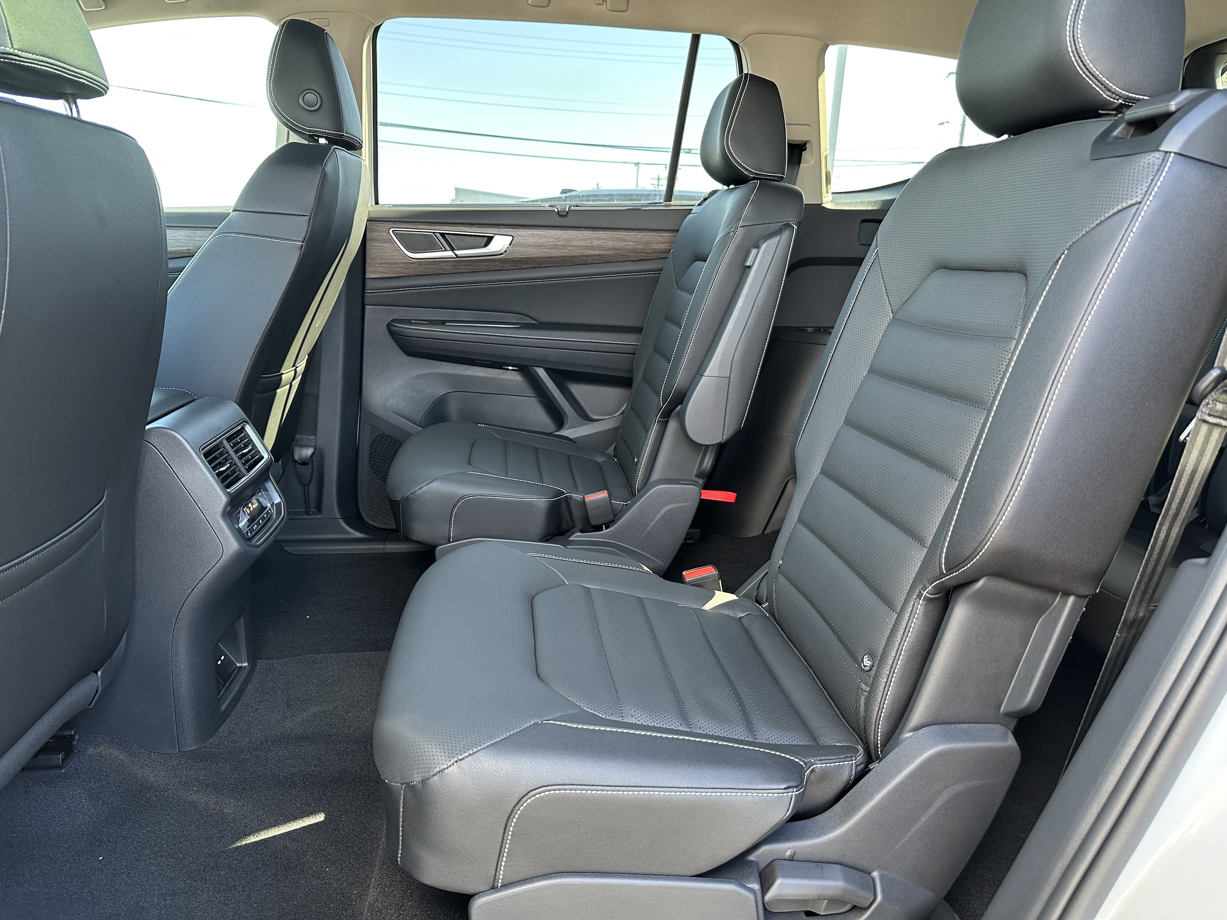 New 2026 Volkswagen Atlas SEL image 24