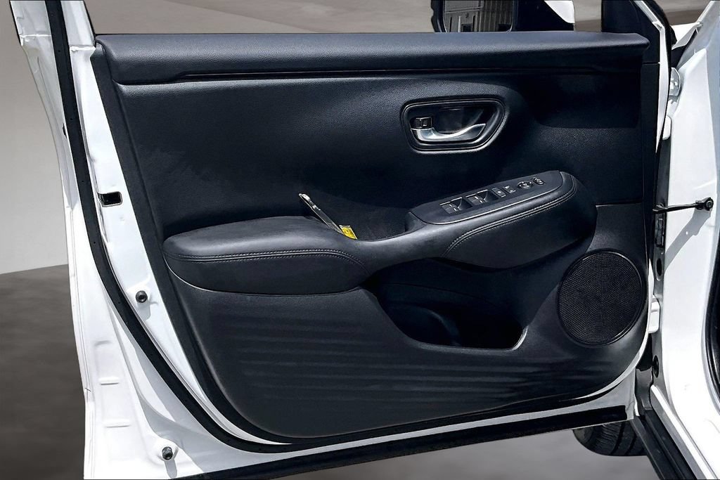 Certified 2025 Honda HR-V LX image 19