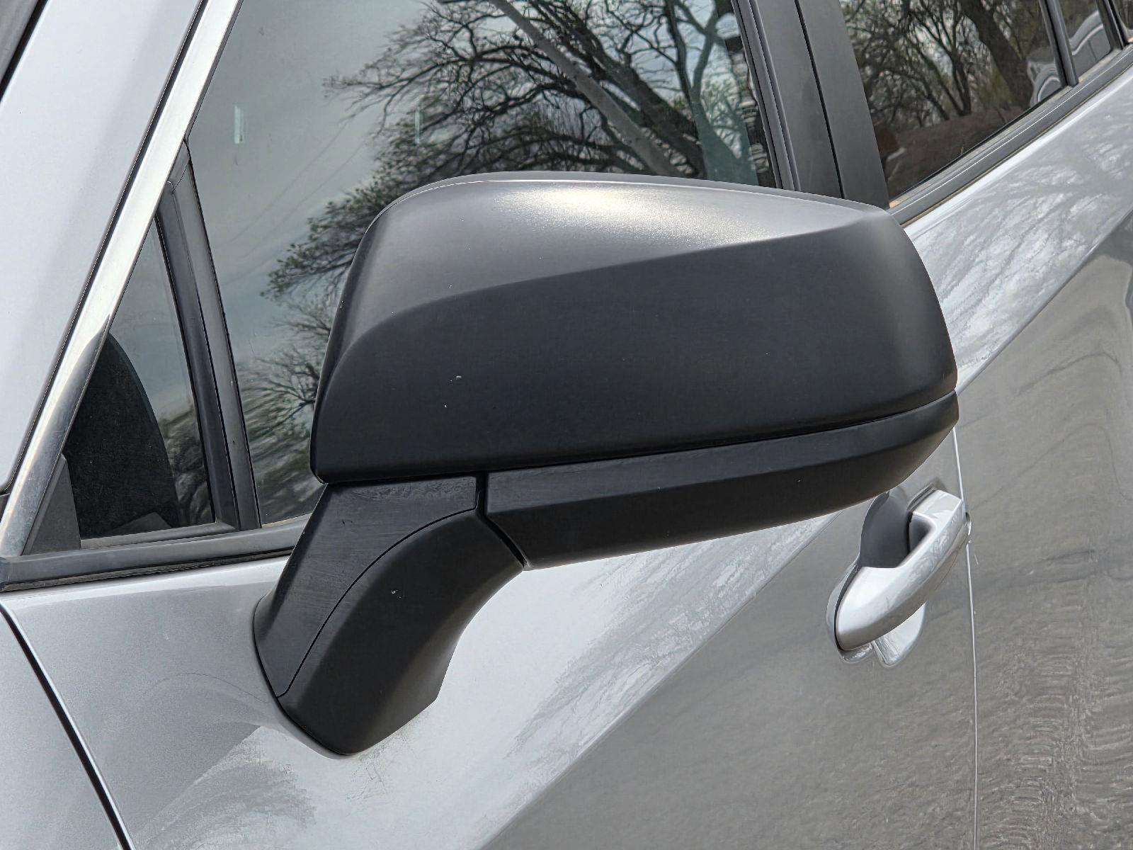 Used 2020 Toyota RAV4 LE AWD/4WD image 34