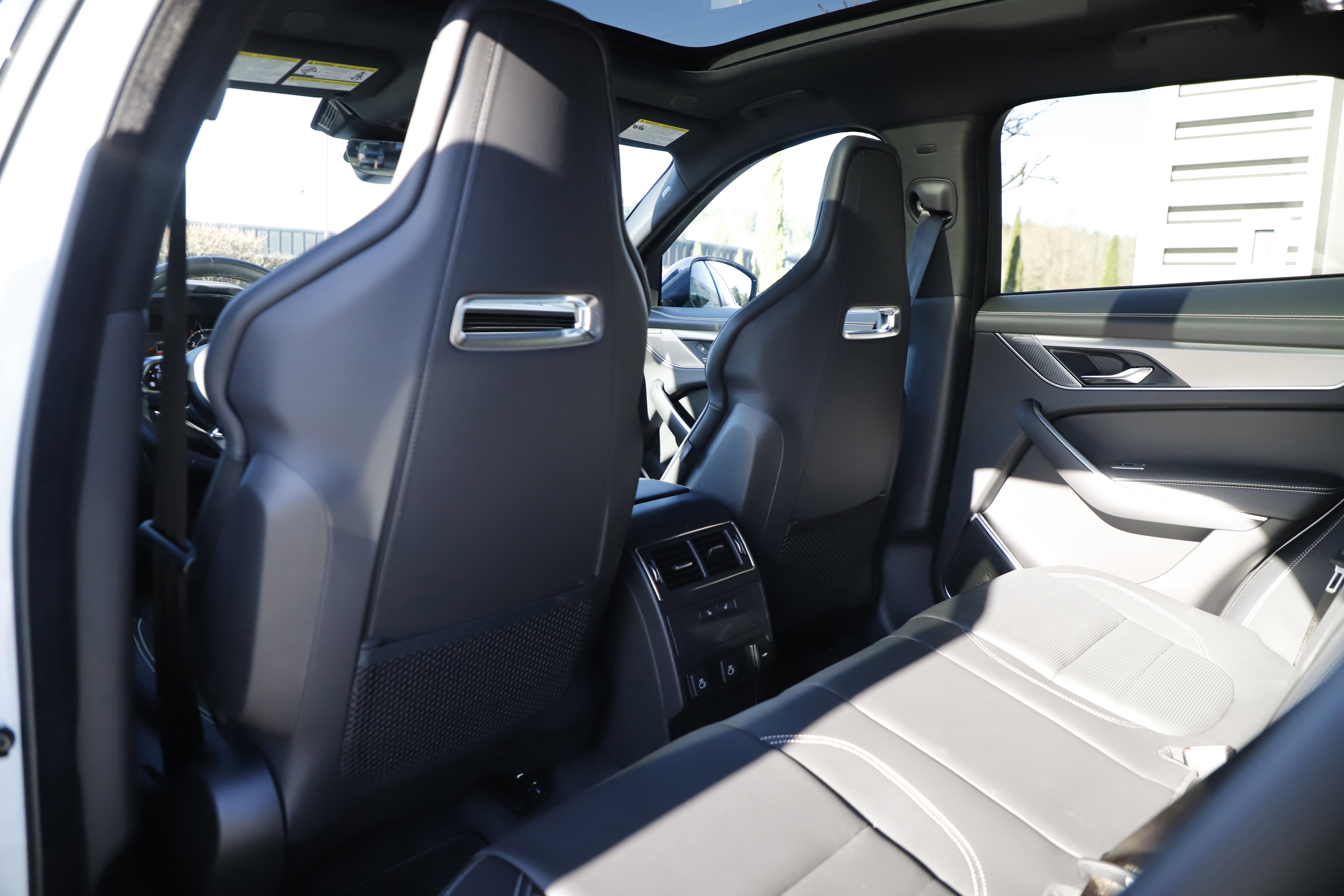 New 2026 Jaguar F-PACE R-Dynamic S image 15