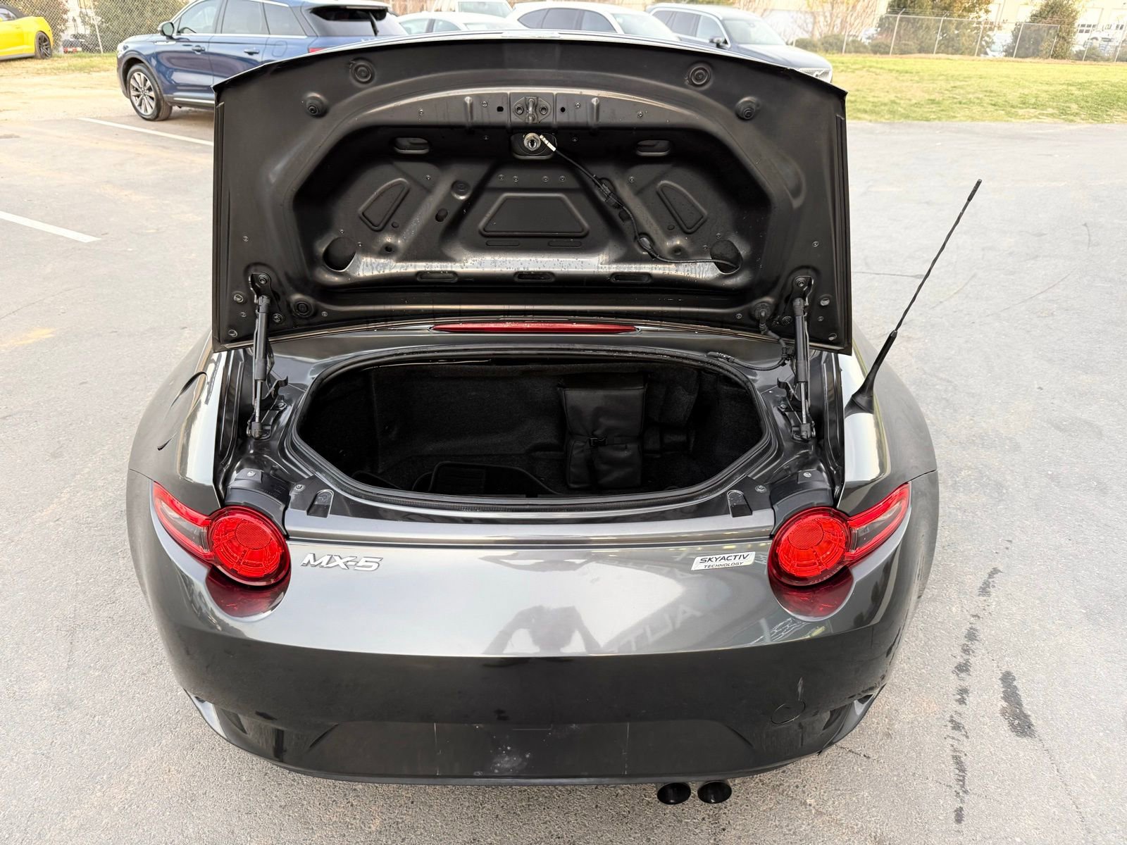 Used 2018 MAZDA MX-5 Miata Club image 56