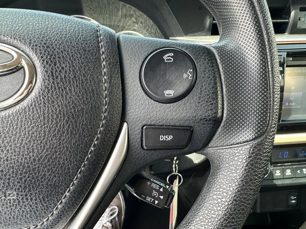 Used 2015 Toyota Corolla LE FWD image 19