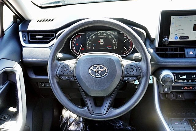 Used 2025 Toyota RAV4 LE FWD image 28