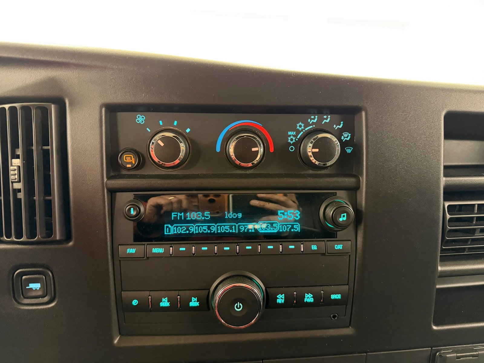 Used 2023 Chevrolet Express 2500 w/ Driver Convenience Package image 10