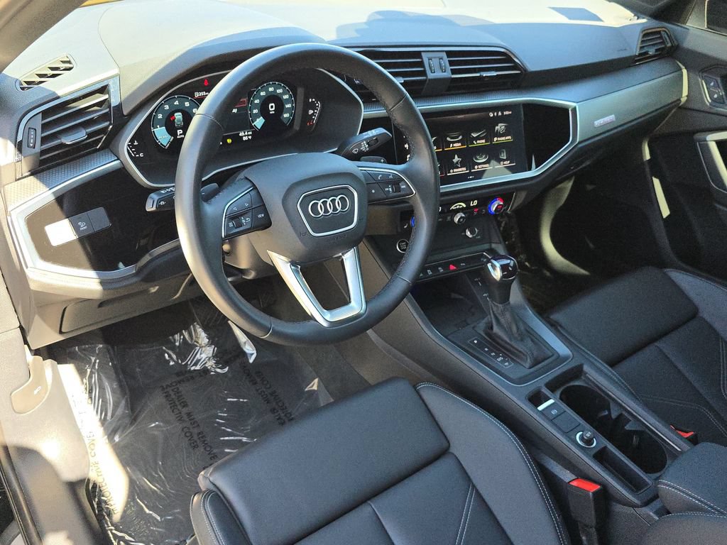 Used 2024 Audi Q3 2.0T Premium Plus w/ Premium Plus Package AWD/4WD image 19