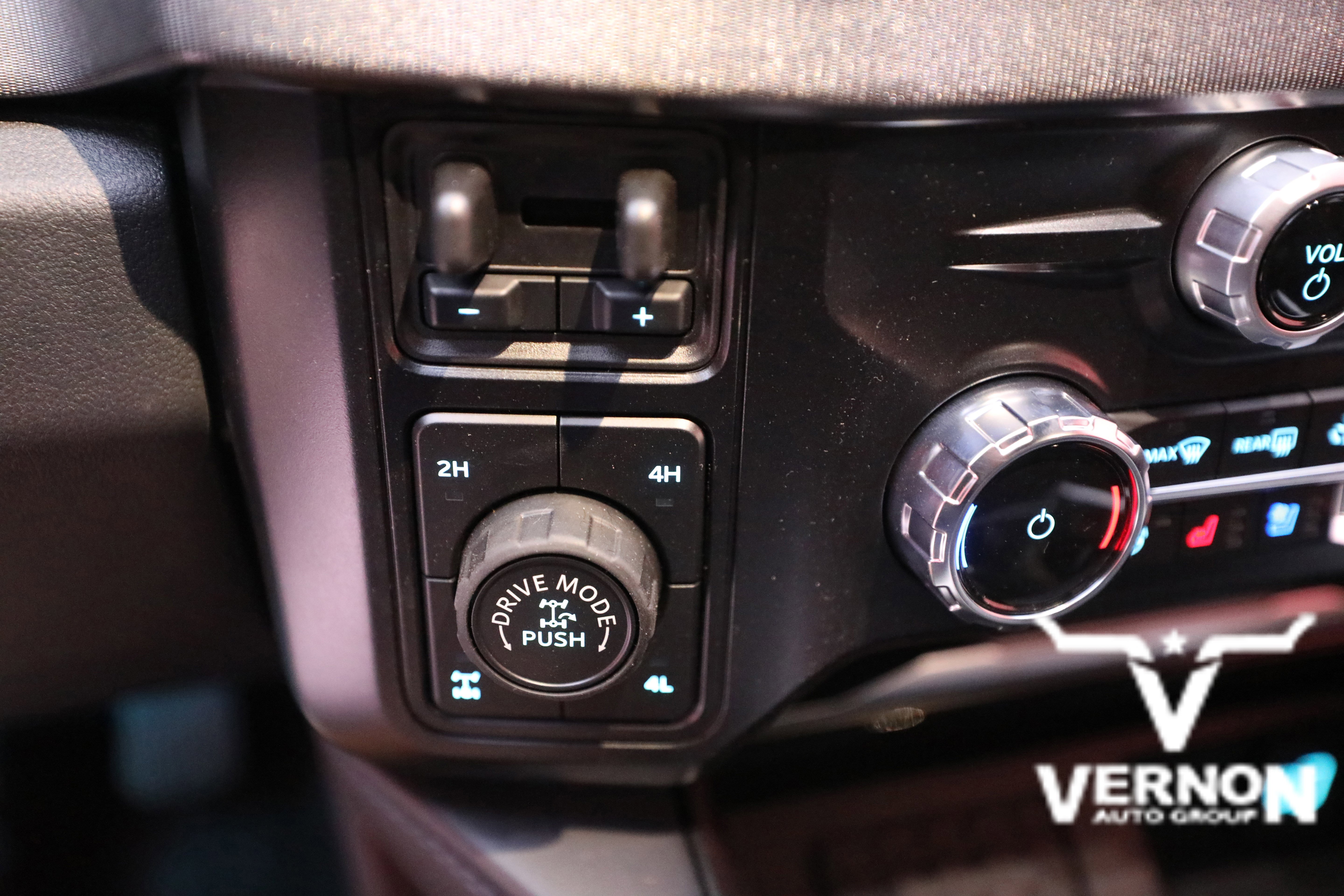 New 2026 Ford F250 Platinum w/ Tremor Off-Road Package image 22