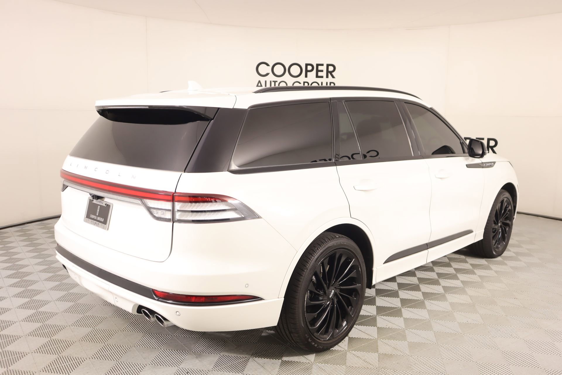 Used 2022 Lincoln Aviator Reserve w/ Equipment Group 201A image 23