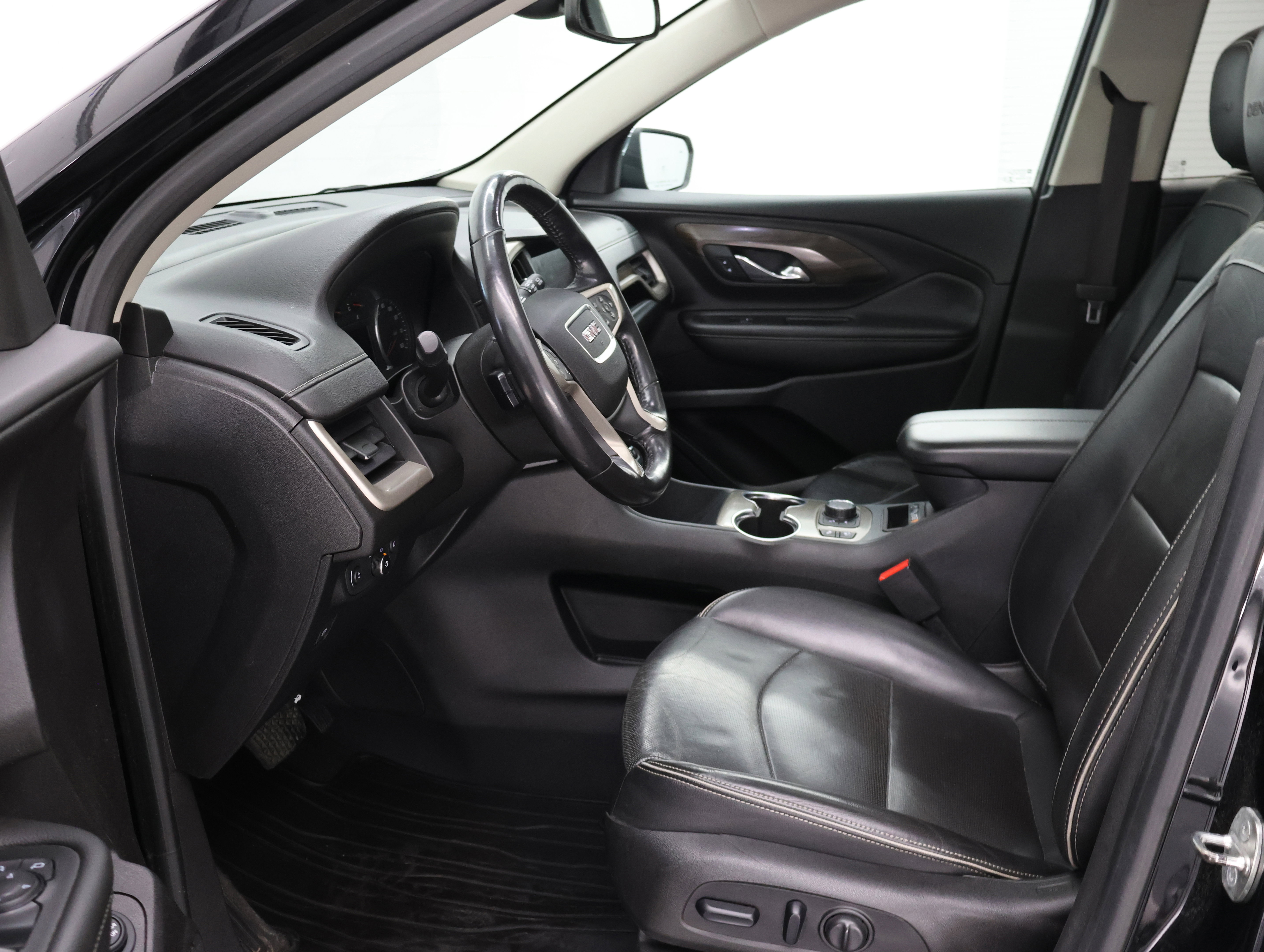 Used 2018 GMC Terrain Denali w/ Comfort Package AWD/4WD image 8