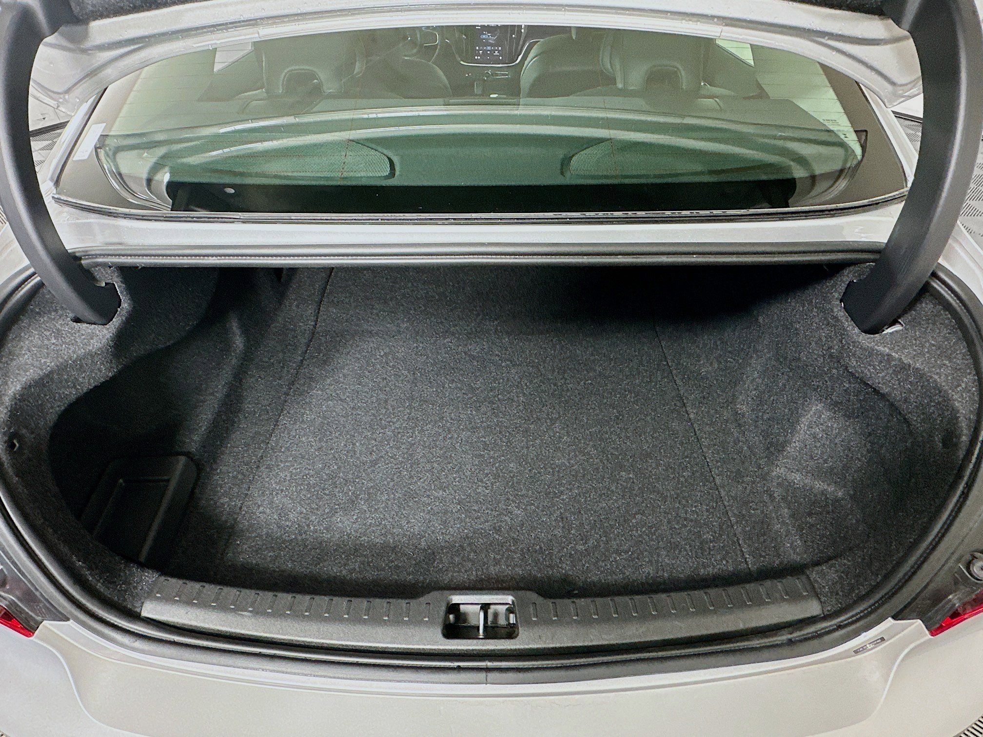 Used 2024 Volvo S60 B5 Plus image 28