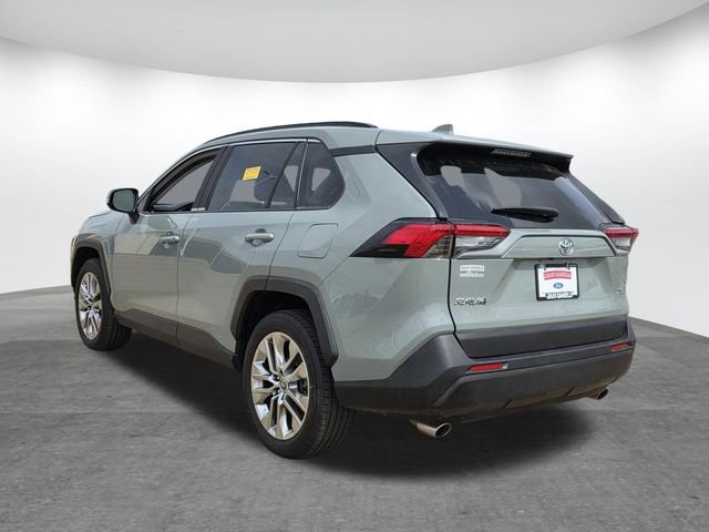 Used 2020 Toyota RAV4 XLE Premium image 6