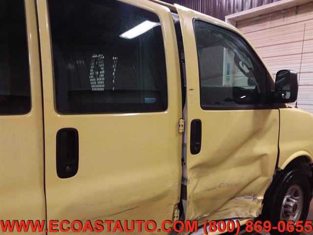 Used 2017 GMC Savana 2500 RWD image 17