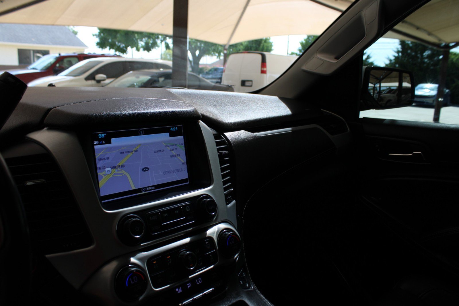 Used 2018 GMC Yukon SLT w/ Premium Edition image 30