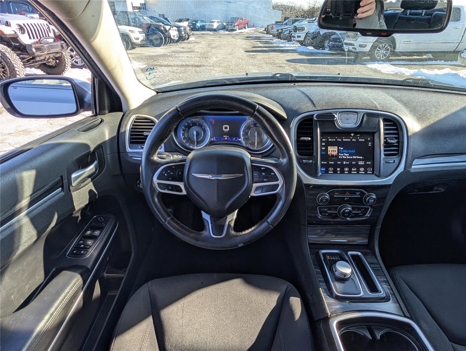 Used 2019 Chrysler 300 Touring image 15