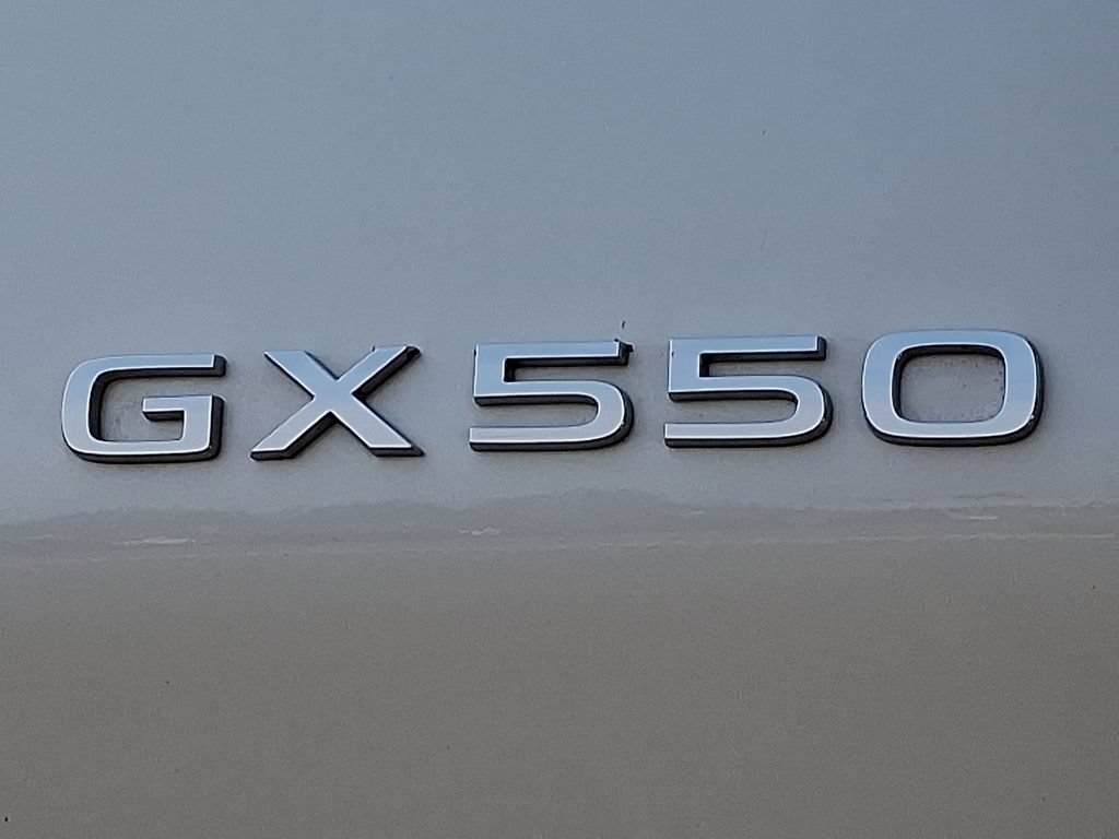 Used 2024 Lexus GX 550 w/ Accessory Package (Z1) AWD/4WD image 29