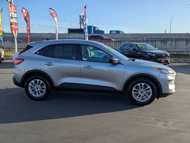 Used 2022 Ford Escape SE image 4