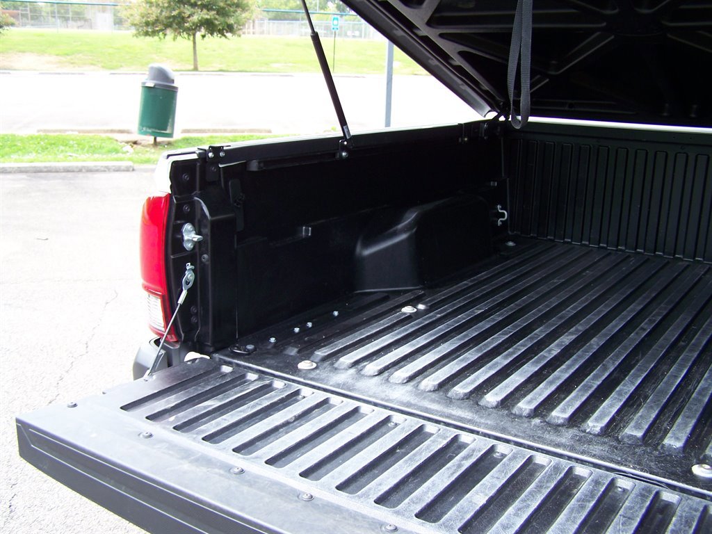 Used 2023 Toyota Tacoma SR image 28