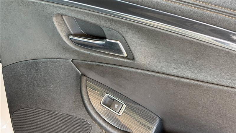 Used 2016 Chevrolet Impala LTZ FWD image 36